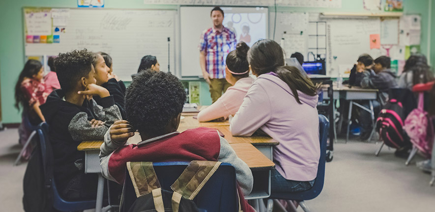 Classroom and teacher | Kenny Eliason | Unsplash